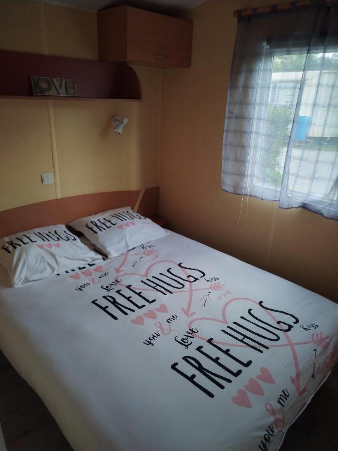 Mobil-Home Coin De Paradis En Cote D'Opale Sur Terrain Prive Et Sa Caravane Hermelinghen Esterno foto
